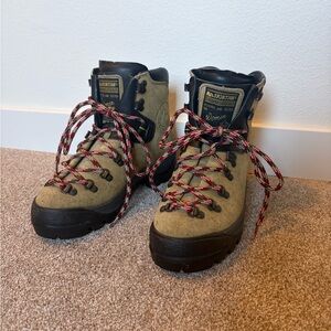 La Sportiva Makalu Mountaineering Boot